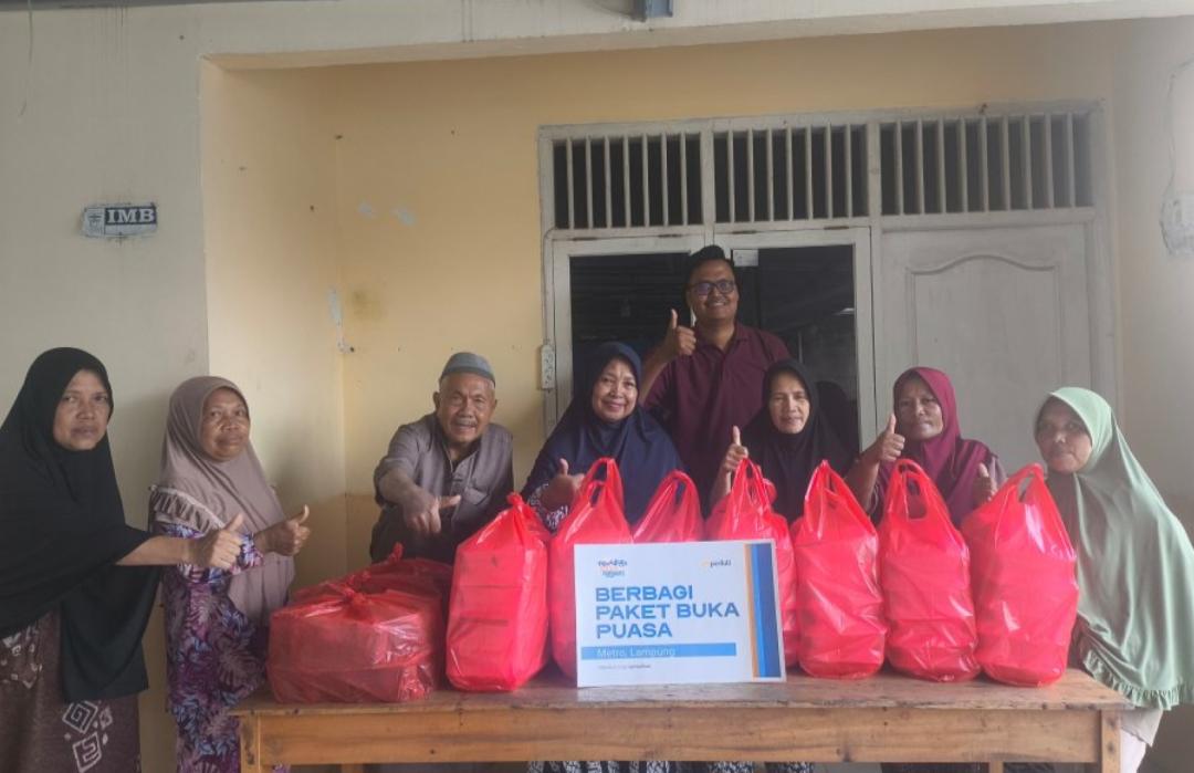 DT Peduli Metro Salurkan Paket Buka Puasa untuk Ratusan Penerima Manfaat 