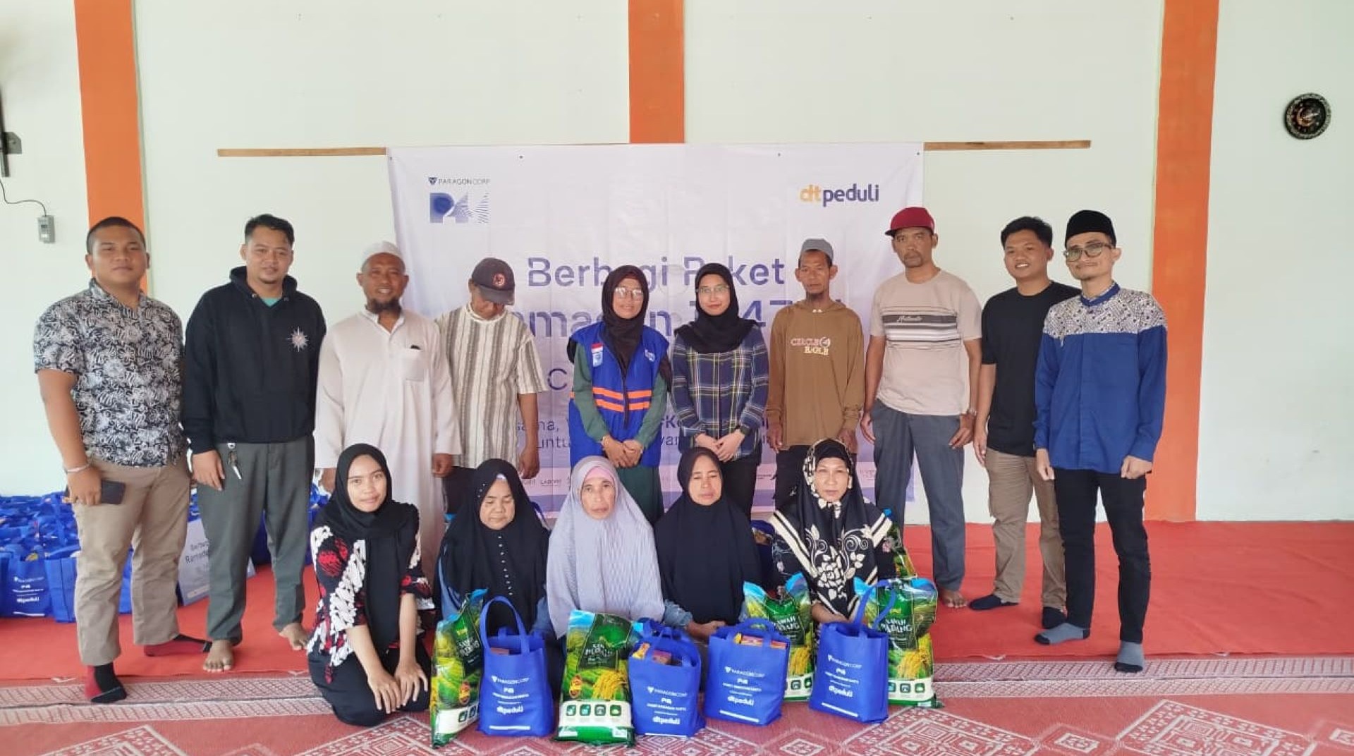 Paragon dan DT Peduli Kepri Gelar Penyaluran Tahap II Bingkisan Lebaran di Tanjung Pinang 