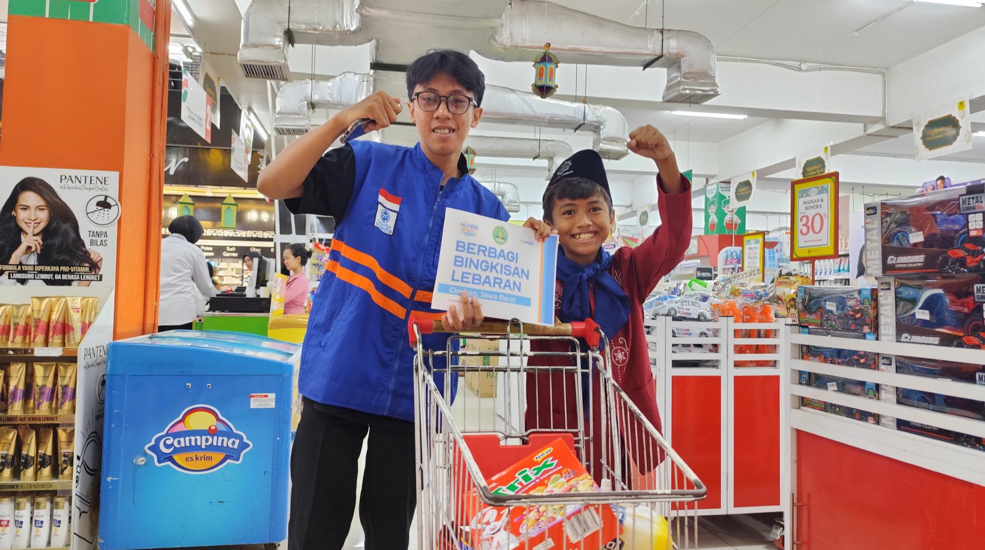 DT Peduli Cirebon Sinergi dengan Paguyuban Pasundan Salurkan Bingkisan Lebaran dan Belanja Bahagia untuk Anak Yatim 