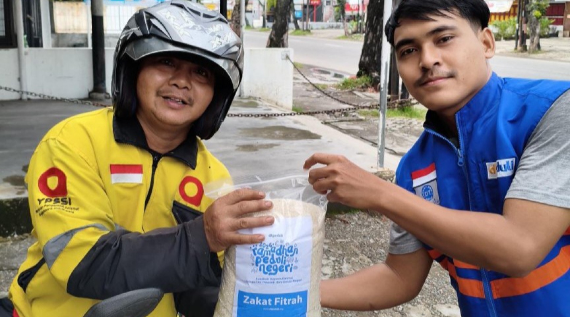 DT Peduli Sumbar Salurkan Ratusan Kilogram Beras Zakat Fitrah untuk Masyarakat yang Membutuhkan 