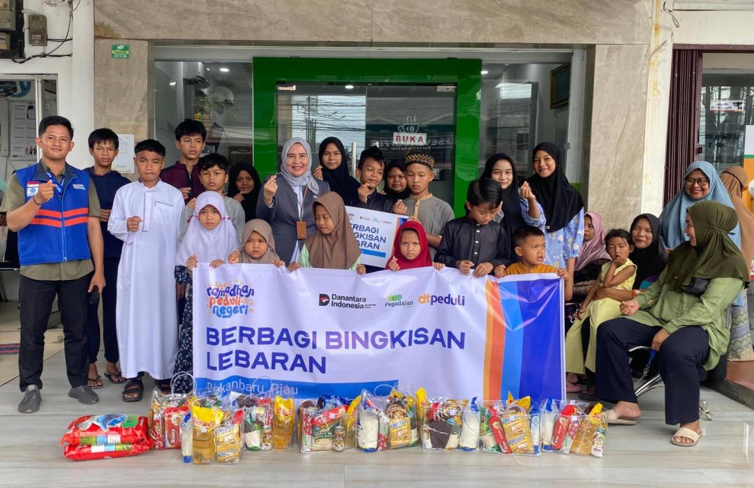 DT Peduli Riau dan Pegadaian Syariah Harapan Raya Bahagiakan Anak Yatim dengan Salurkan Bingkisan Lebaran 