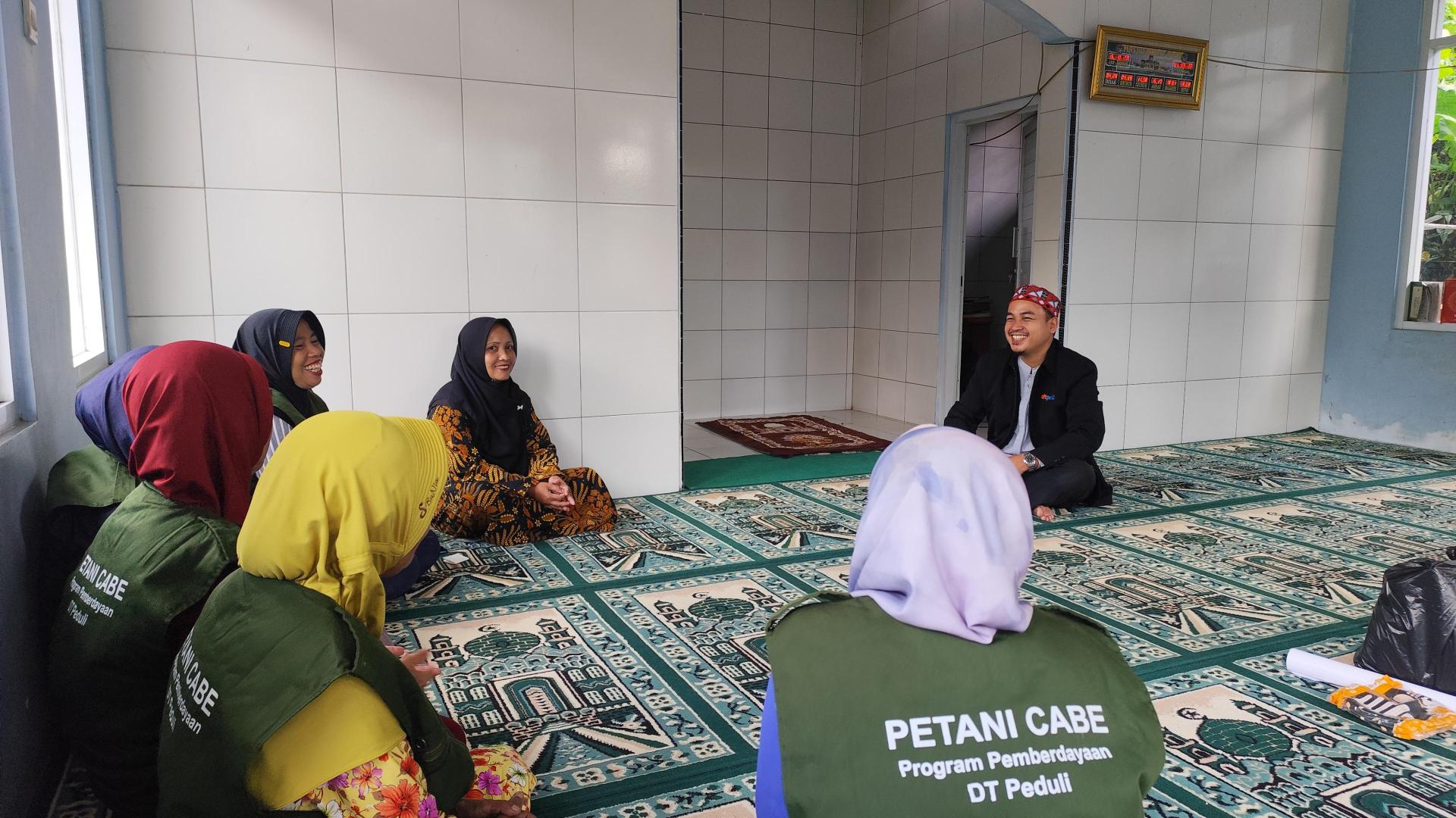 Pascaramadhan, DT Peduli Bandung Perkuat Ruhiyah Petani Cabe Gendot di Ciwidey 