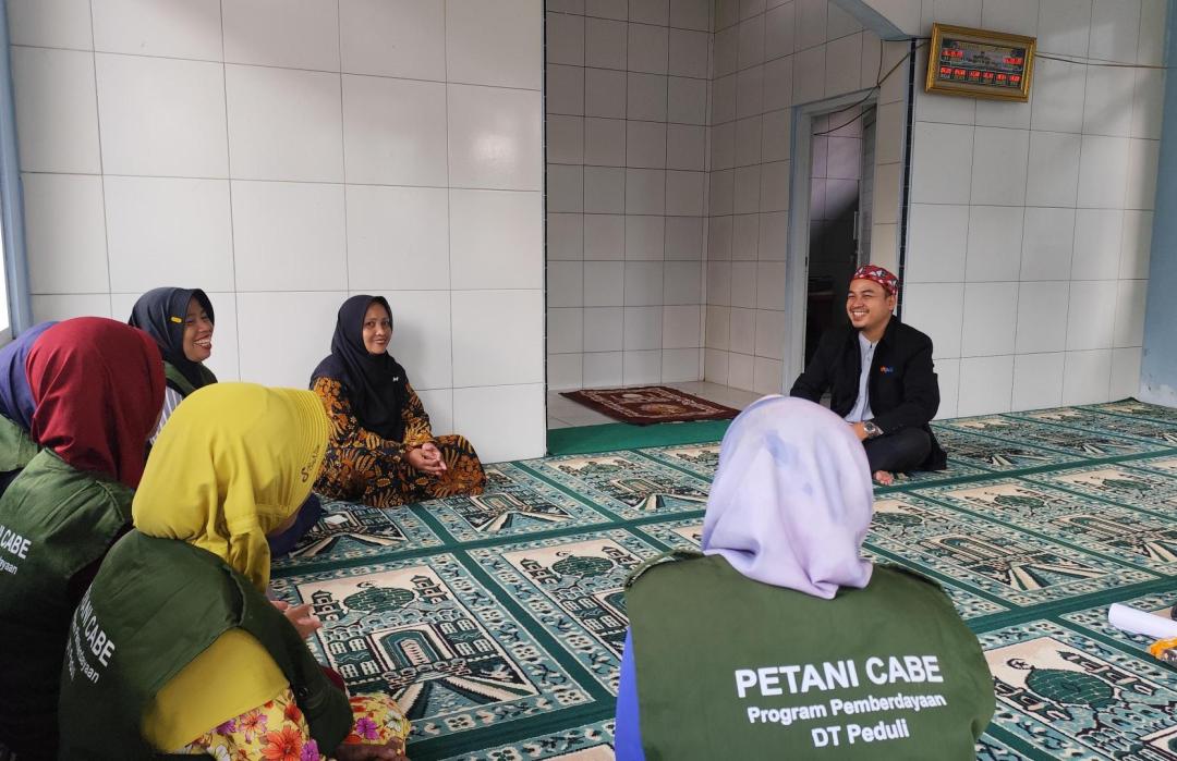 Pascaramadhan, DT Peduli Bandung Perkuat Ruhiyah Petani Cabe Gendot di Ciwidey 