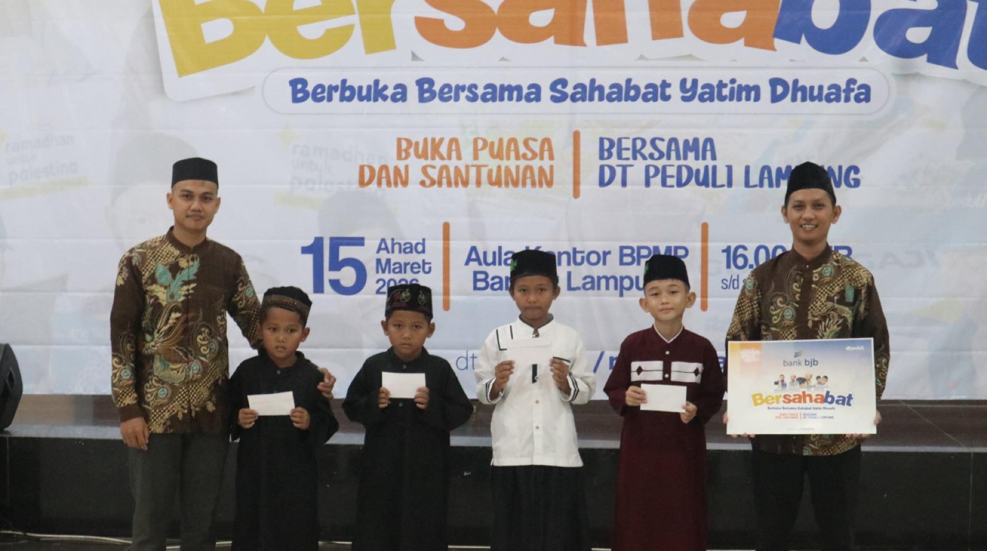 Ramadhan Kian Meriah, DT Peduli Lampung Gelar Buka Puasa dan Salurkan Santunan untuk Ratusan Yatim dan Dhuafa 