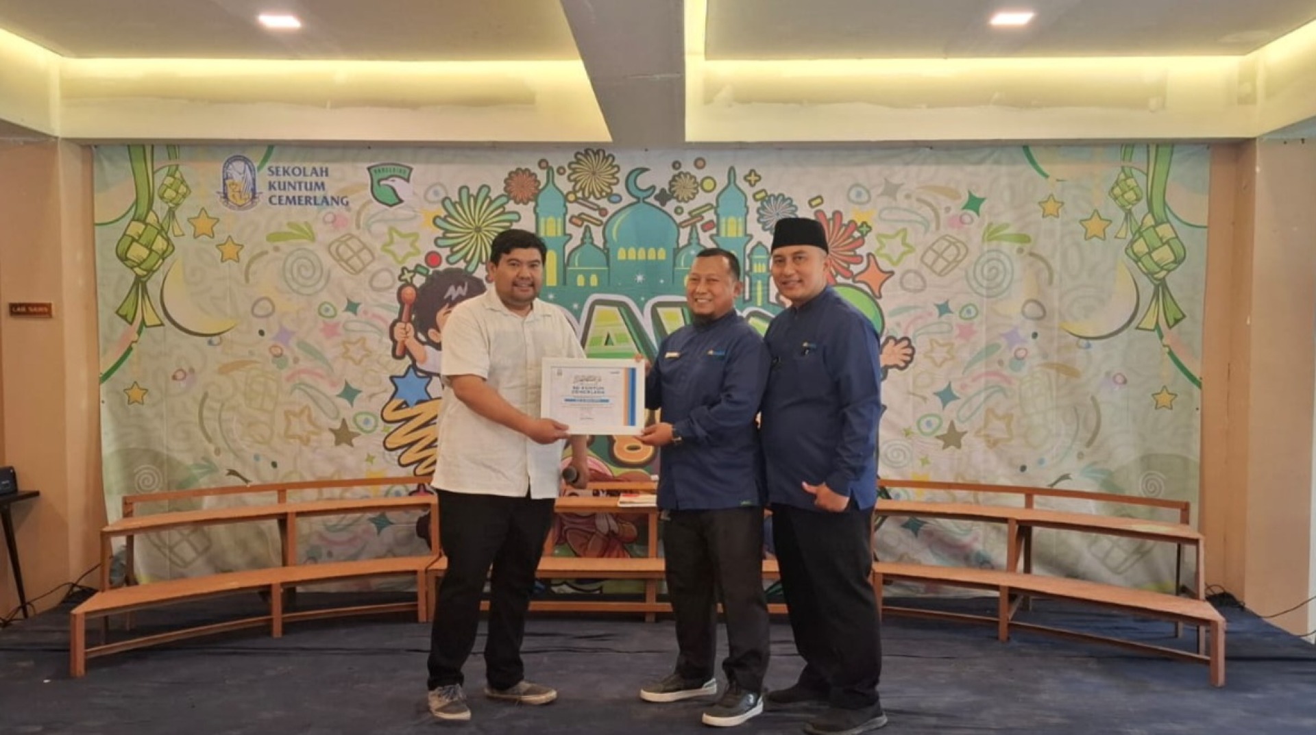 Tanamkan Nilai Kepedulian Sejak Dini, SD Kuntum Cemerlang Salurkan Infak dan Sedekah Melalui DT Peduli Bandung 