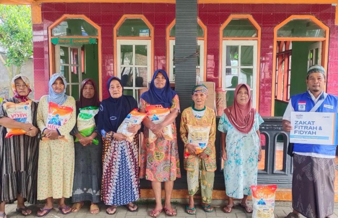 Jelang Idulfitri, DT Peduli Malang Salurkan Paket Fidyah untuk Masyarakat Wajak, Kabupaten Malang 