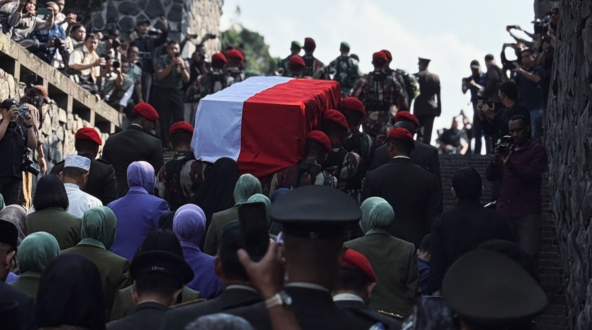 DT Peduli Beri Penghormatan Terakhir untuk Prajurit yang Gugur di Lebanon 