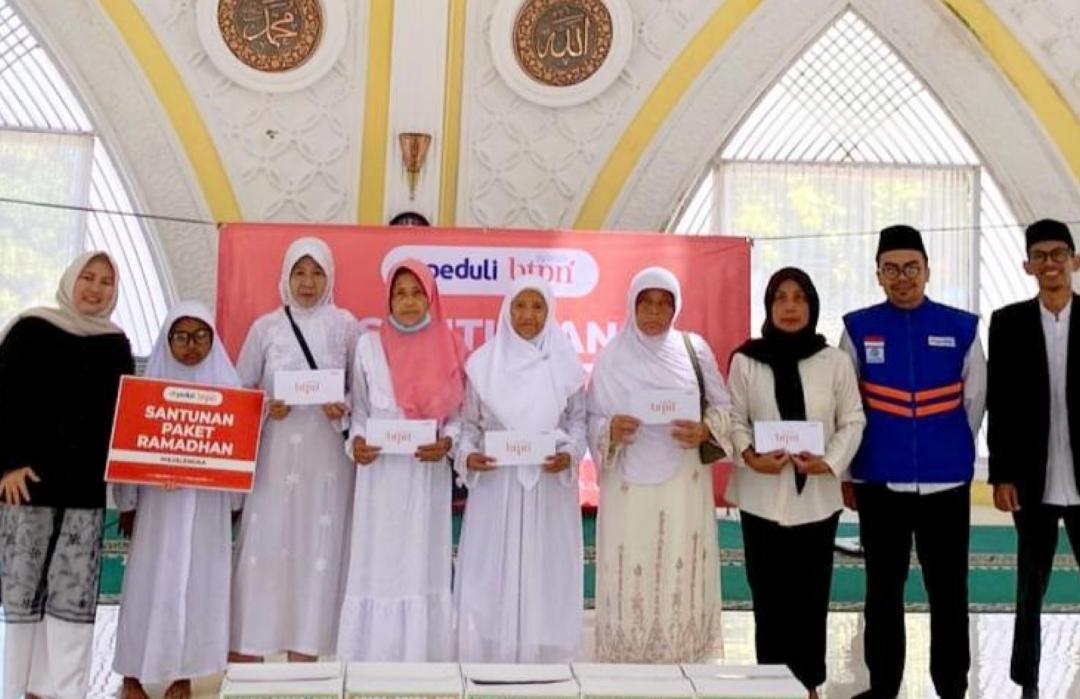 Sambut Idulfitri, BTPN Syariah Jabar 9 Sinergi dengan DT Peduli Cirebon Salurkan Bingkisan Lebaran untuk Nasabah 