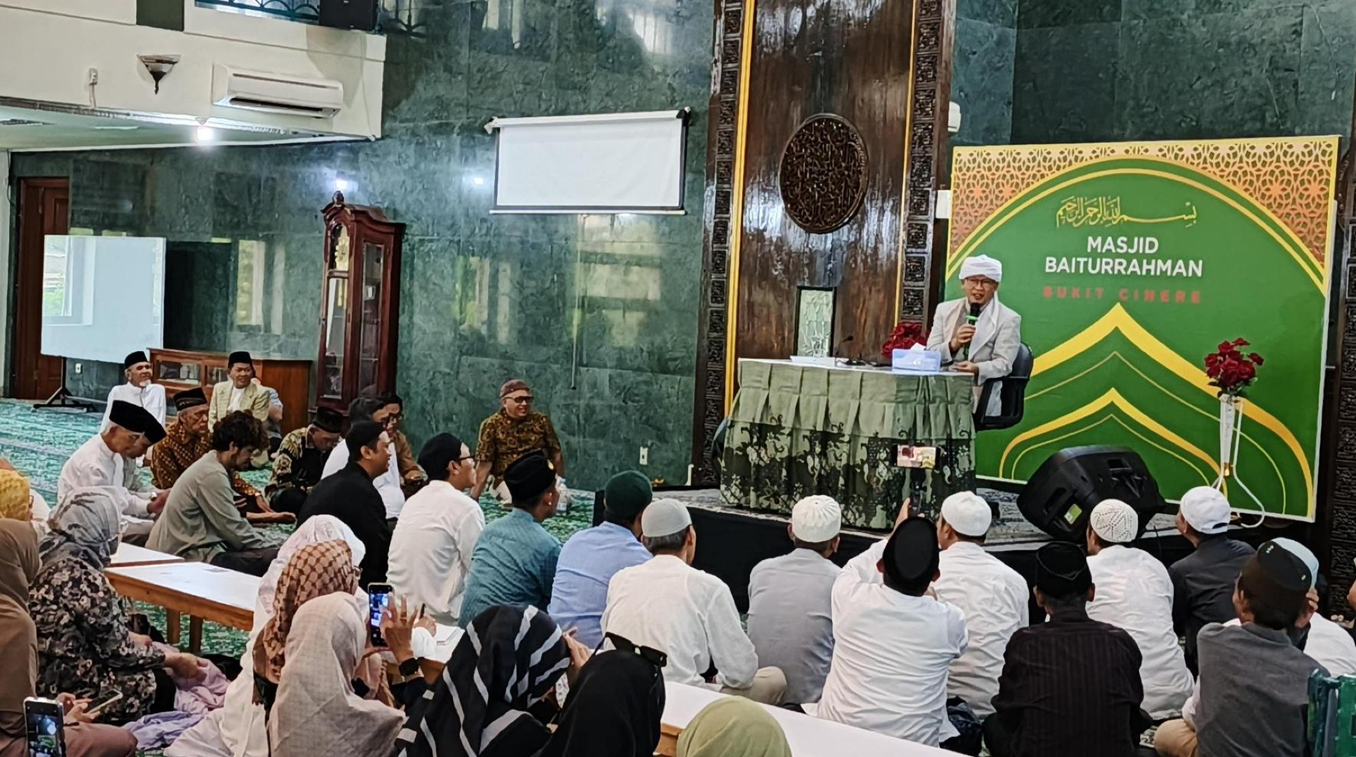 DT Peduli Depok Sinergi dengan DKM dan Majelis Taklim Baiturrahman Cinere, Gelar Kajian Zuhur Bersama Aa Gym 