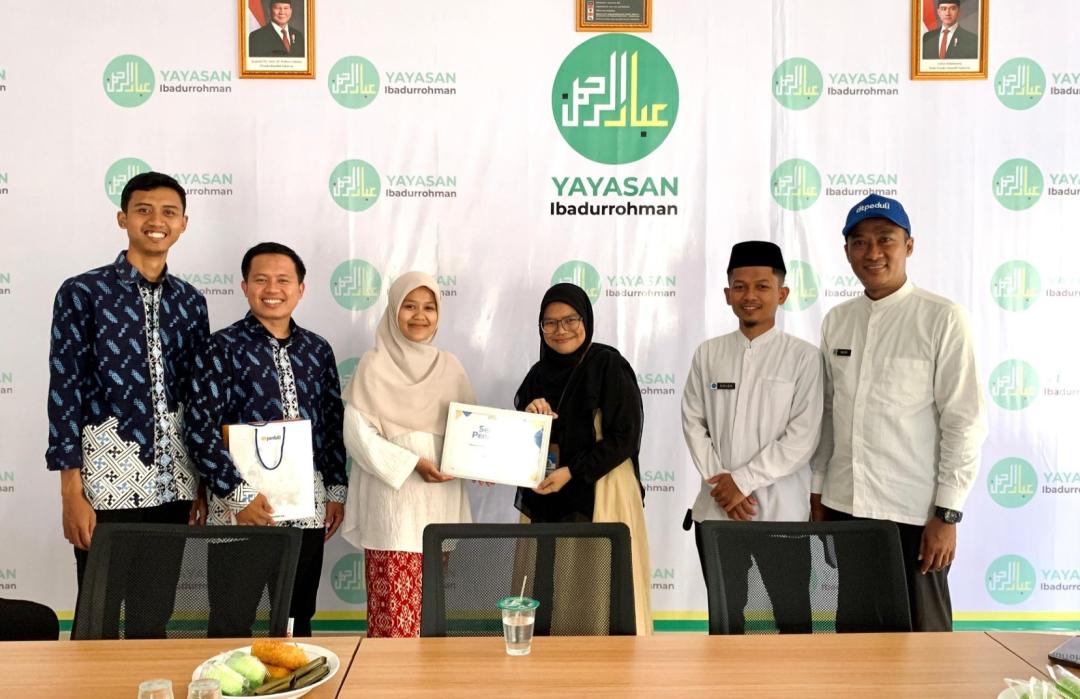 Perpanjang Kerja Sama, DT Peduli Tasikmalaya Serahkan Sertifikat Pengukuhan Mitra Pengelola Zakat untuk Yayasan Ibadurrohman Peduli Nusantara 