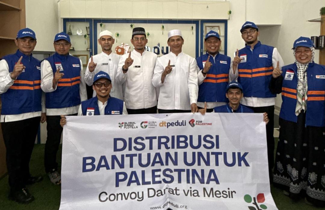 Relawan DT Peduli Kawal Penyaluran 10 Truk Bantuan dari Mesir ke Gaza 