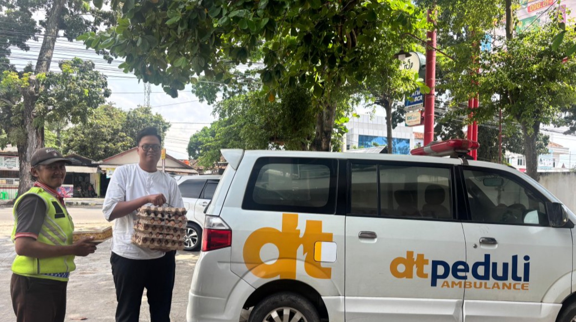 Warung Makan Agam Metro Komitmen Sedekah Jumat Melalui DT Peduli Metro