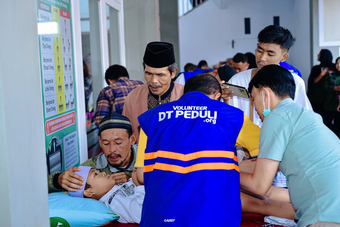 DT Peduli Kuningan Gelar Khitanan Massal Dalam Rangka Hari Jadi Kelurahan Awirarangan yang ke 25  