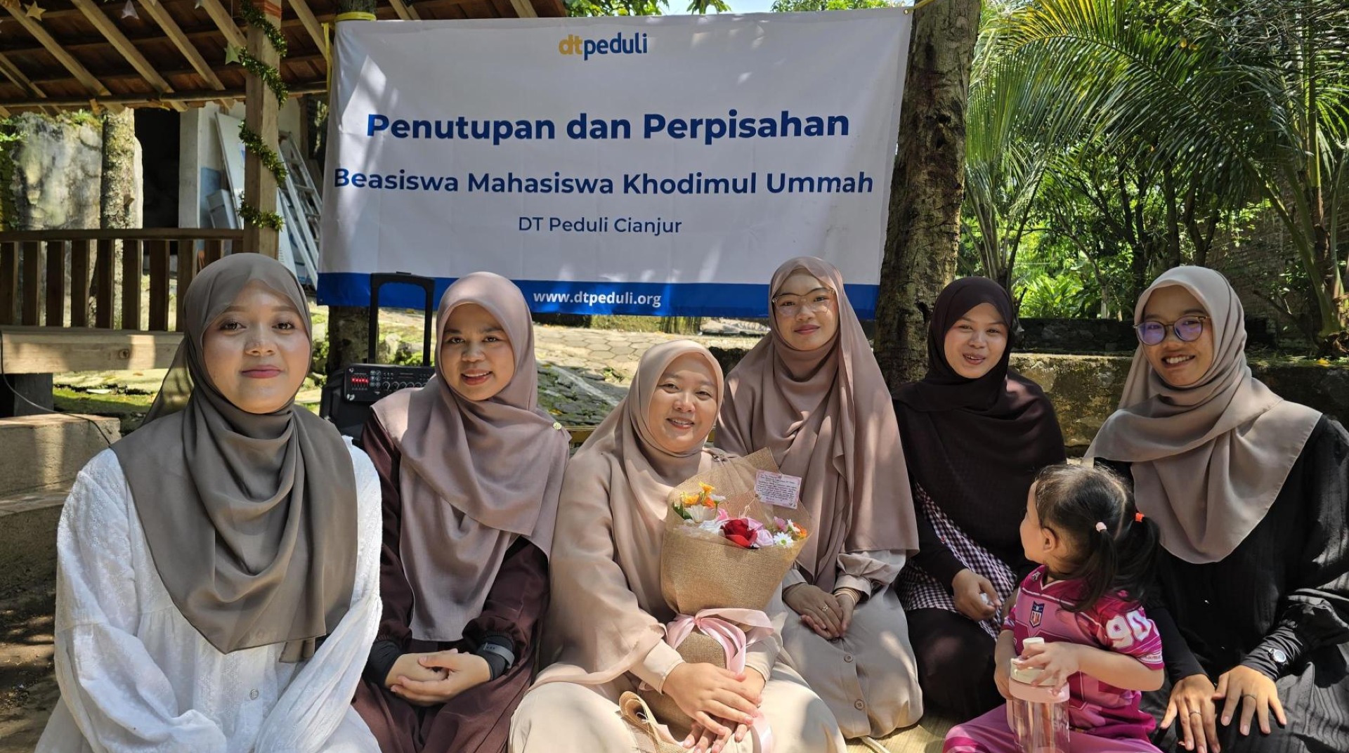 DT Peduli Cianjur Gelar Pelepasan Beasiswa Mahasiswa Khodimul Ummah  