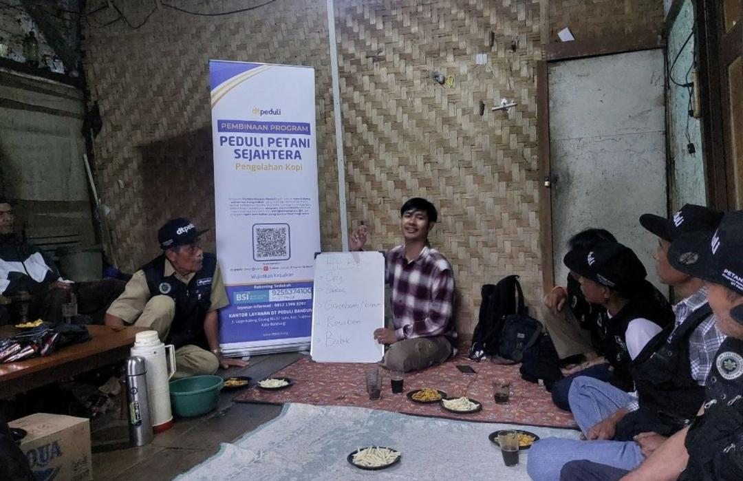 Peduli Petani Sejahtera, DT Peduli Gelar Pembinaan Petani Kopi 