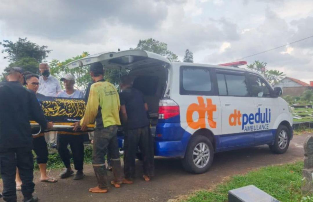 Ambulans DT Peduli Bogor Antarkan Jenazah dengan Penuh Kepedulian Hingga Peristirahatan Terakhir