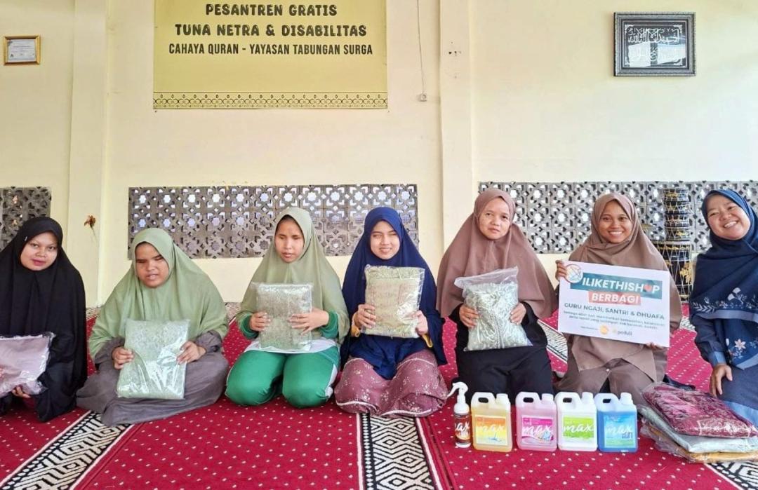 Hangatkan Harapan, DT Peduli Bogor Salurkan Pakaian dan Hygiene Kit untuk Santri Disabilitas Cahaya Qur’an Ciampea 