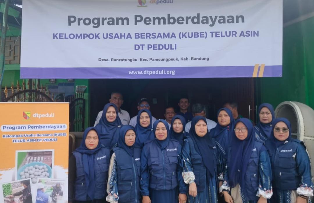 DT Peduli Bandung Launching KUBE Telur Asin di Desa Rancatungku, Dorong Kemandirian Ekonomi Masyarakat