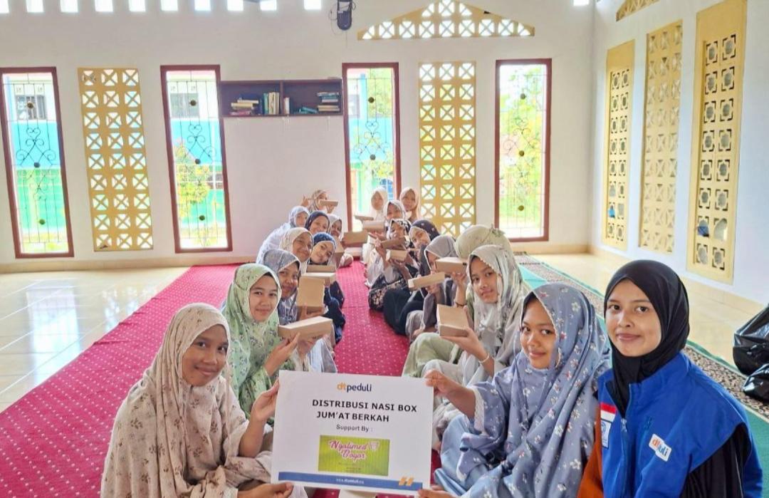 DT Peduli Bogor Salurkan Ratusan Nasi Siap Saji Program Jumat Berkah ke Berbagai Pesantren di Wilayah Bogor 
