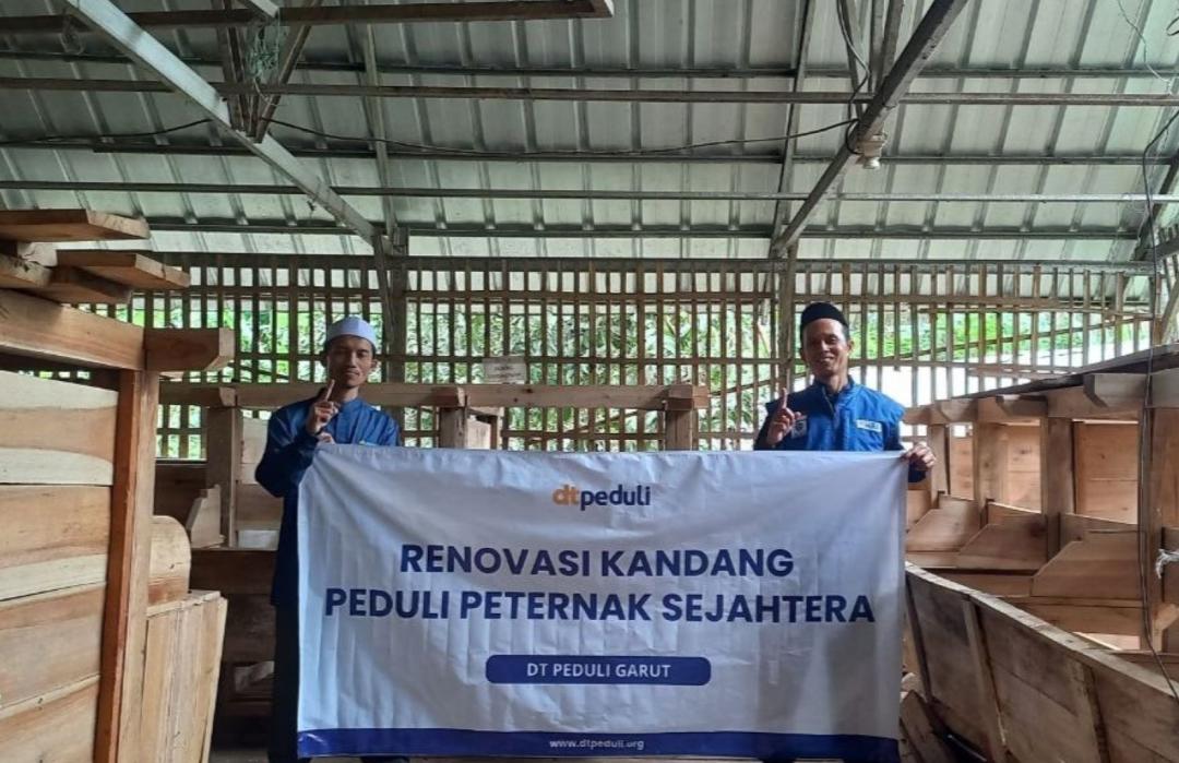Tingkatkan Program Peternak Sejahtera, DT Peduli Garut Lakukan Revitalisasi Kandang Domba 