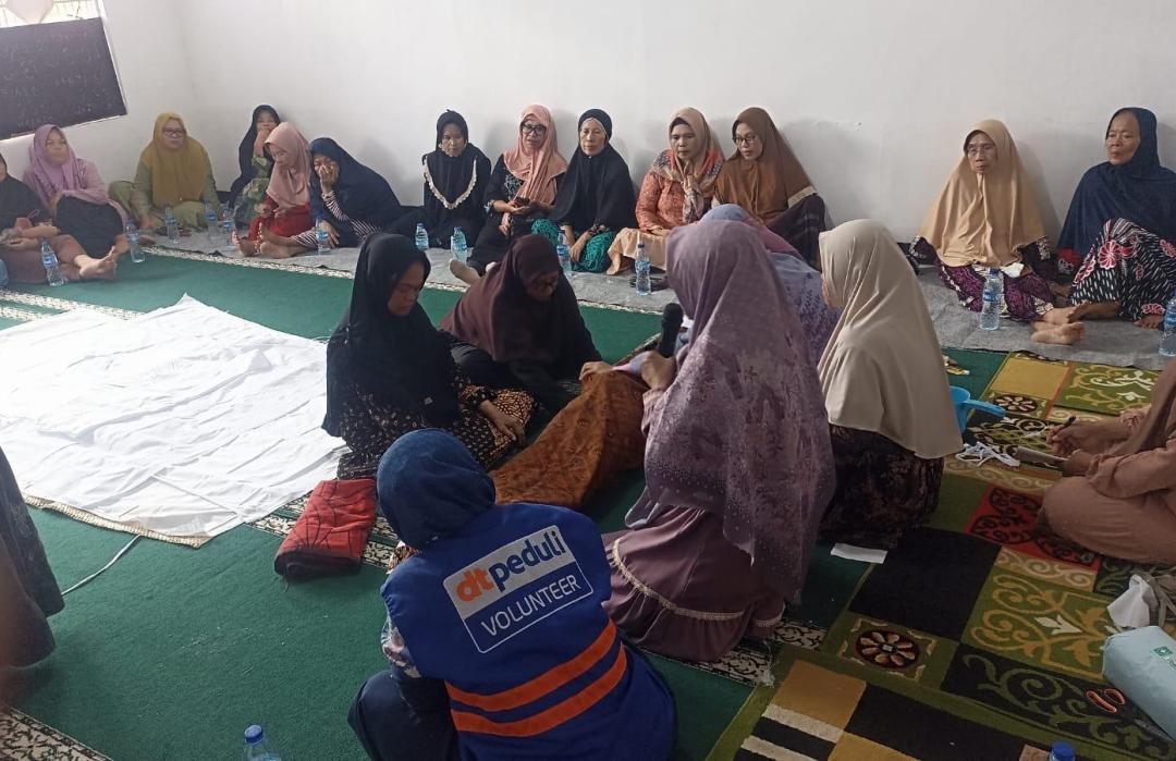DT Peduli Depok Gelar Pengurusan Jenazah di Majelis Raudhatul Jannah
