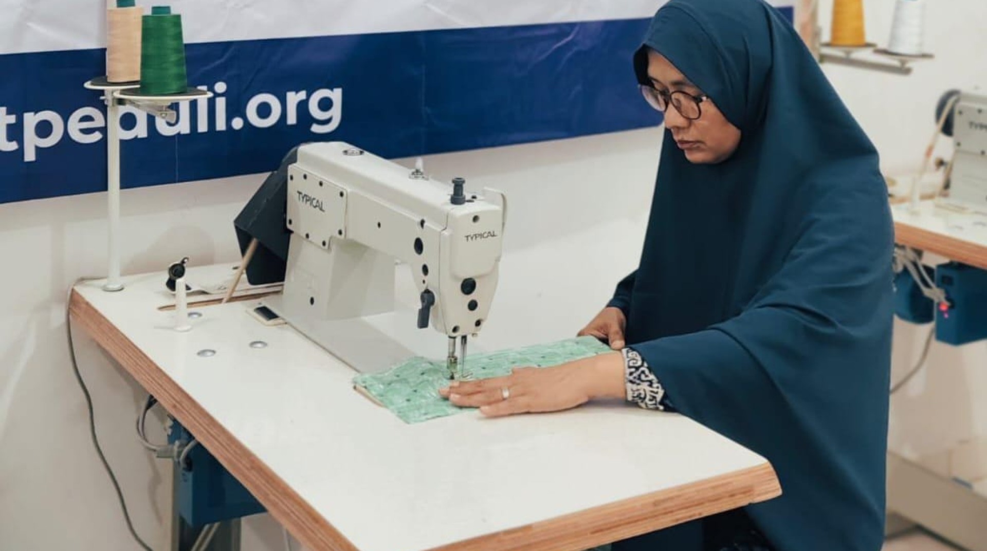 DT Peduli Serang Berdayakan Masyarakat dengan Gelar Pelatihan Menjahit 
