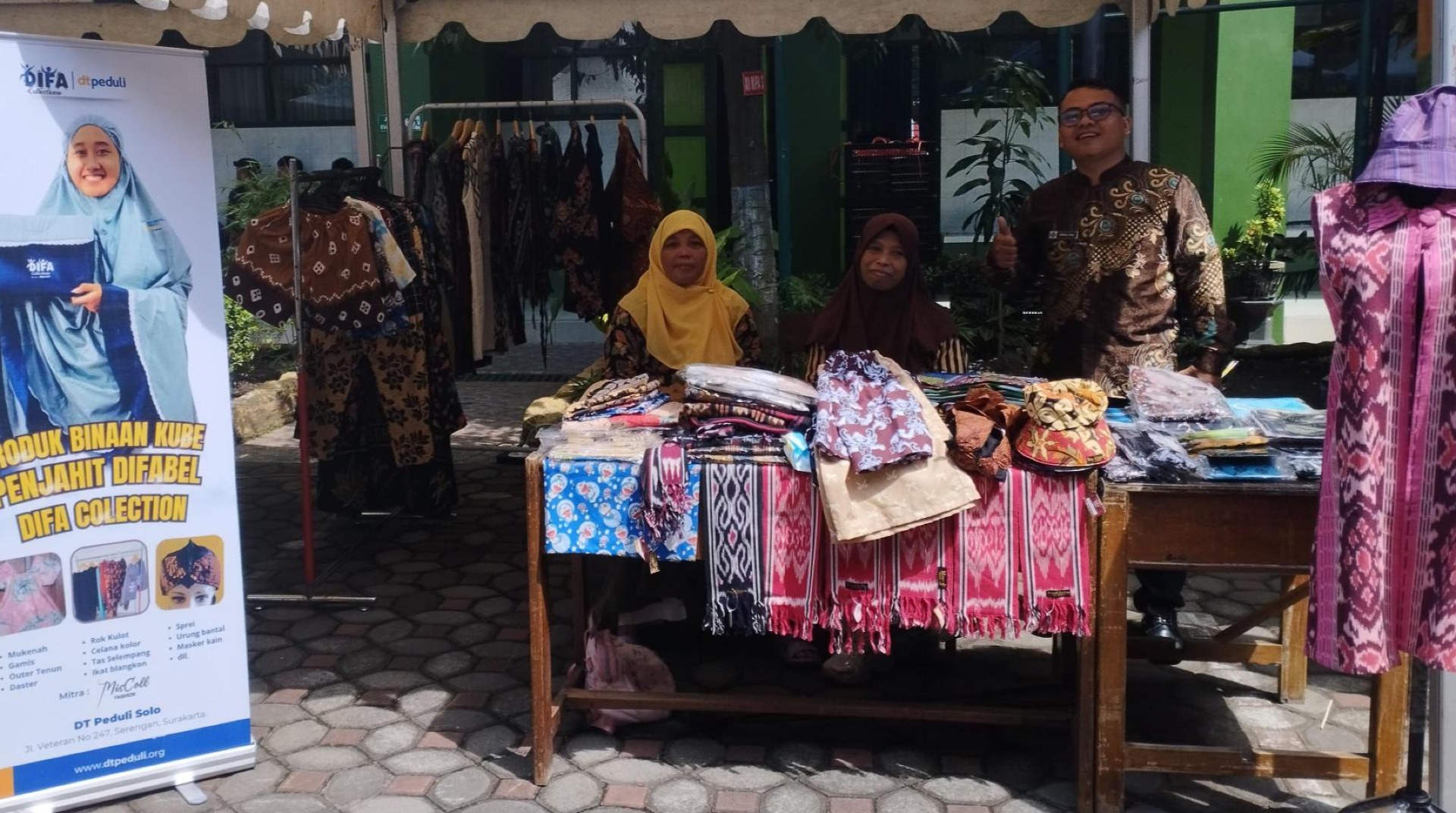 Difabel Binaan DT Peduli Solo Tampil dalam Fashion Show dan Event Bazar Hari Kartini di SMAN 7 Surakarta 