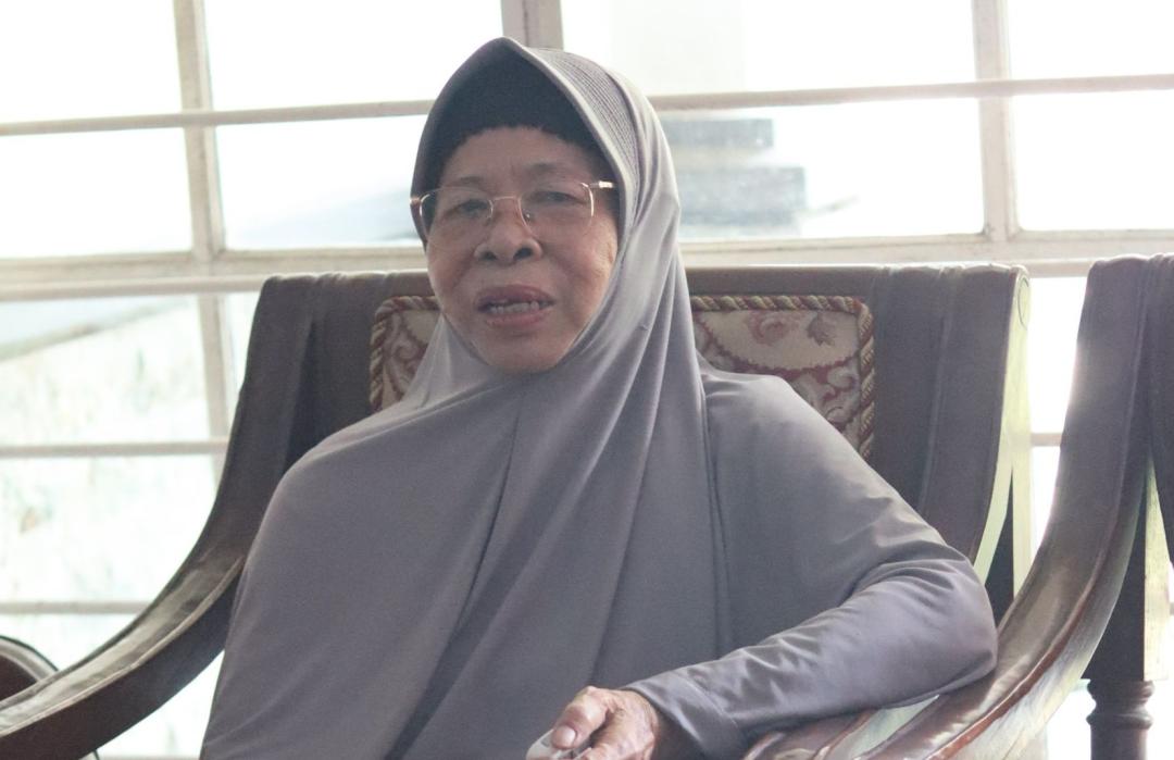Kisah Bu Haji Aminah Temukan Ketenangan Hidup 