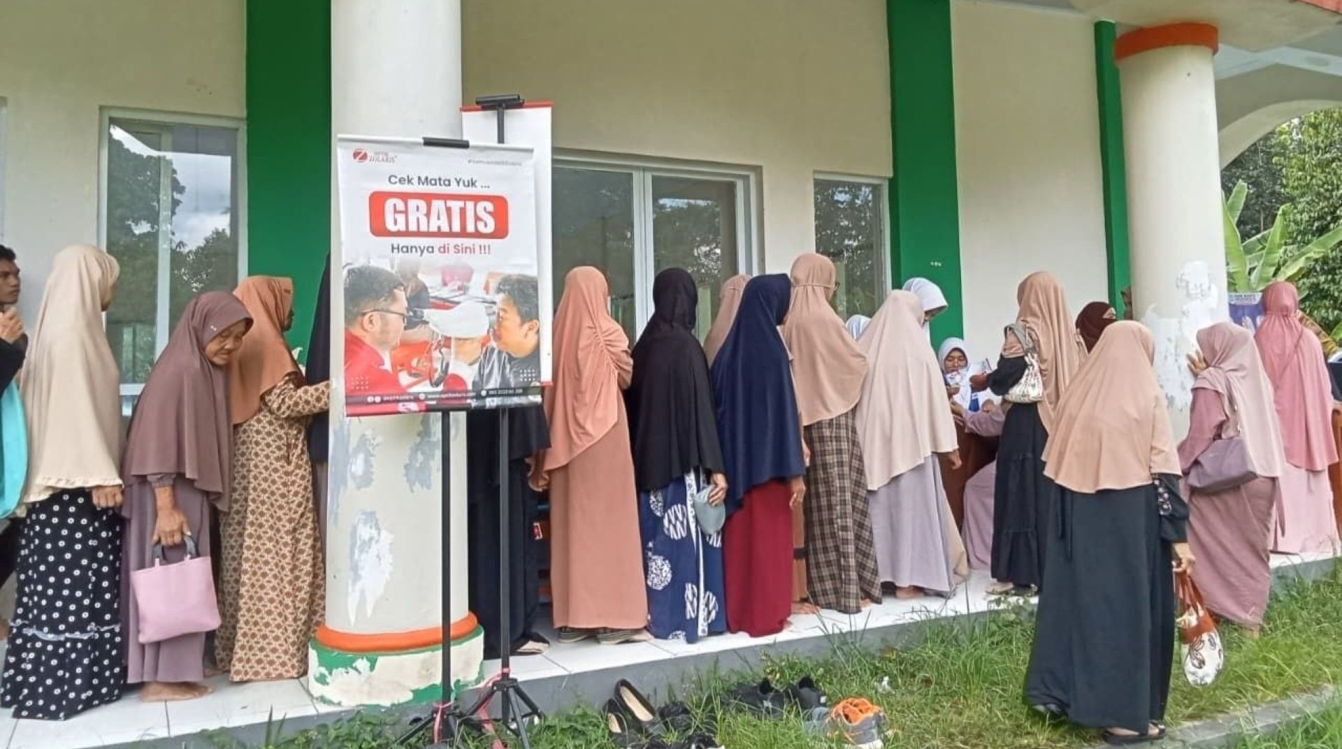 Warga Kedungarum Ikuti Layanan Kesehatan Gratis DT Peduli Bersama Markaz Quran Al Multazam 