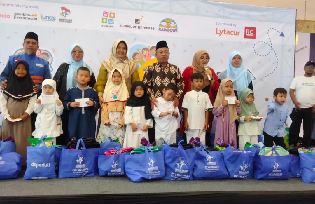 DT Peduli Depok dan HIMPAUDI Kota Depok Salurkan Santunan untuk Anak Yatim di The Park Sawangan Mall 