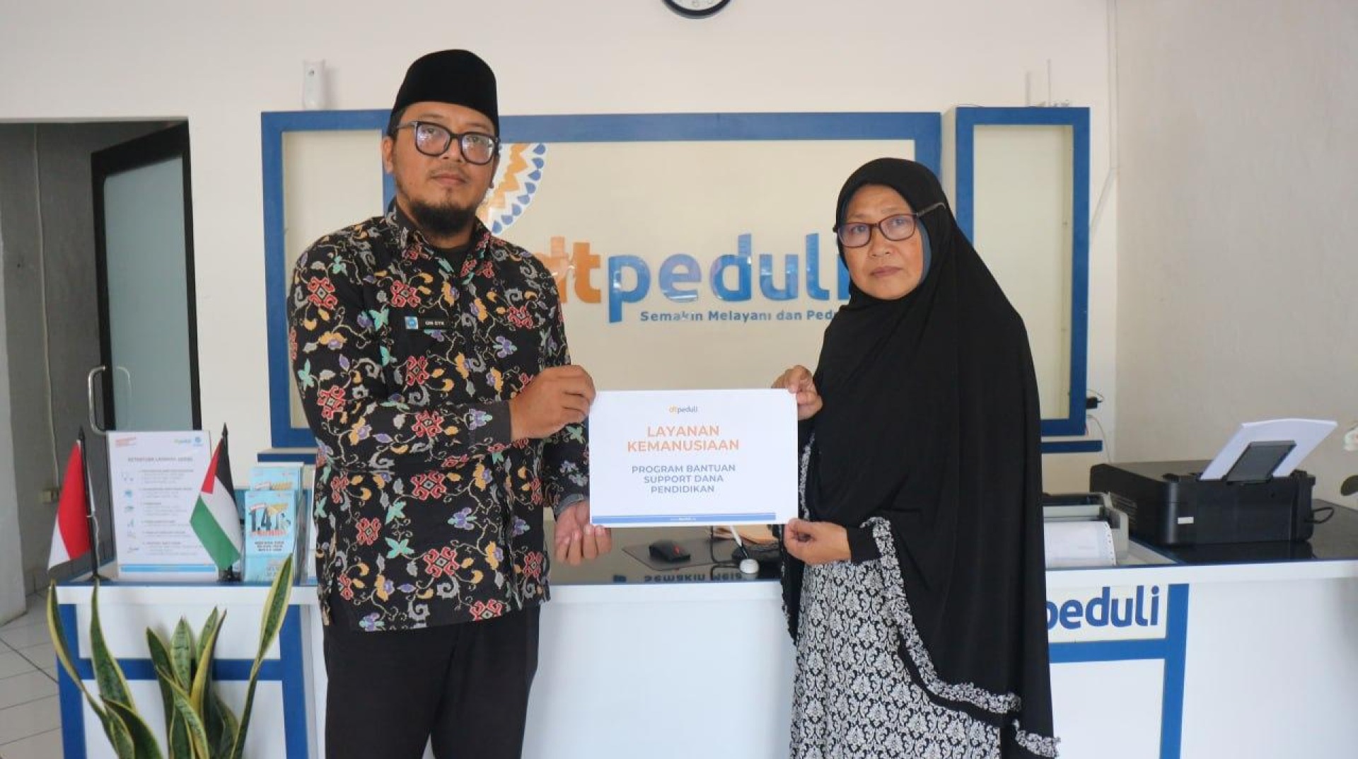 Inilah Perjuangan Lina, Relawan DT Peduli Sukabumi yang Membesarkan Buah Hati Hingga Masuk Pendidikan Tinggi di Turki    