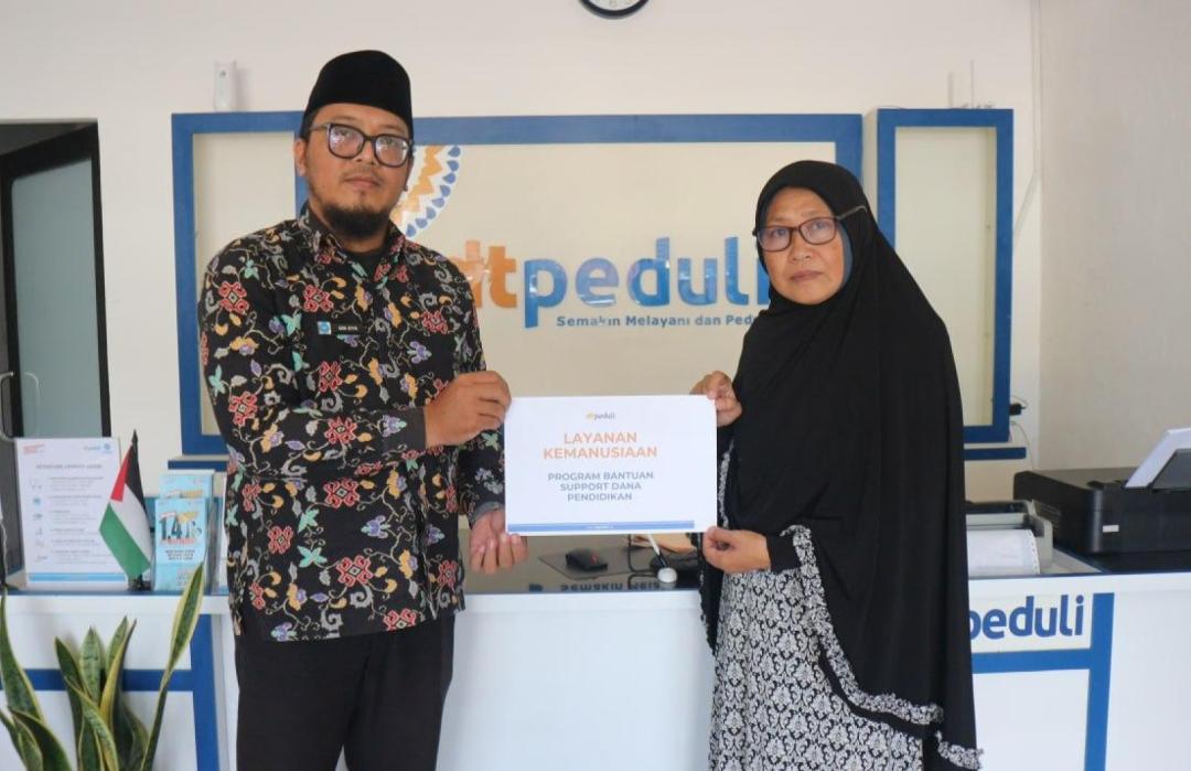 Inilah Perjuangan Lina, Relawan DT Peduli Sukabumi yang Membesarkan Buah Hati Hingga Masuk Pendidikan Tinggi di Turki    