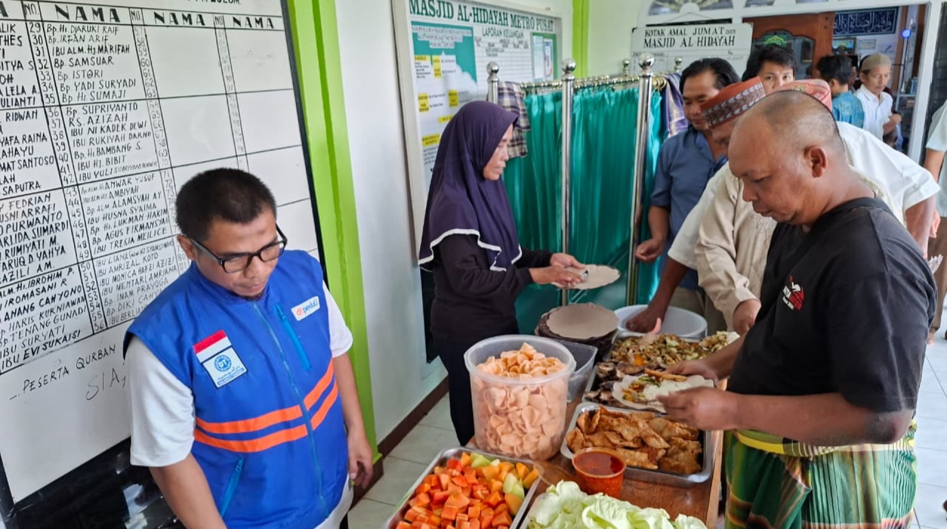 DT Peduli Metro Kembali Salurkan Makan Gratis Jumat Berbagi, Tingkatkan Kebersamaan di Masjid Al Hidayah 