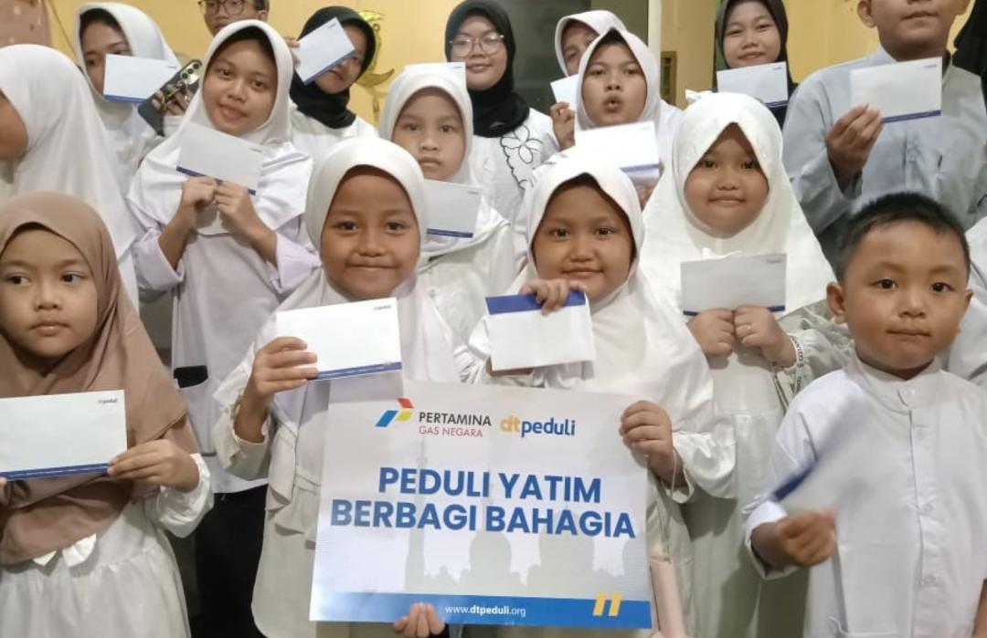 Peduli Yatim, DT Peduli Bersama Pertamina Gas Negara Berbagi Bahagia untuk Yatim di Pasar Minggu 