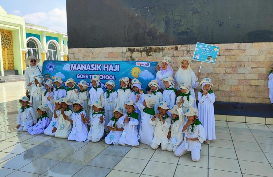 Belajar Rukun Islam dengan Ceria, DT Peduli Malang Gelar Manasik Haji Bersama Ratusan Siswa di Islamic Center 