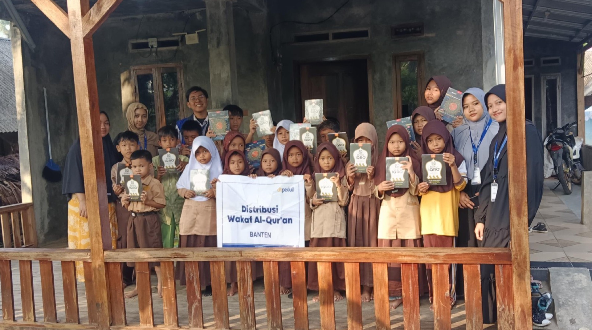 DT Peduli Serang Distribusikan Mushaf Al-Qur'an dan Iqro ke TPQ Miftahul Ulum di Pandeglang