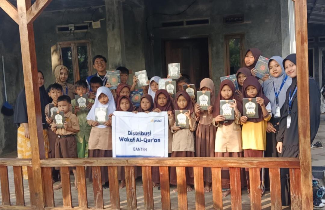 DT Peduli Serang Distribusikan Mushaf Alquran dan Iqro ke TPQ Miftahul Ulum di Pandeglang