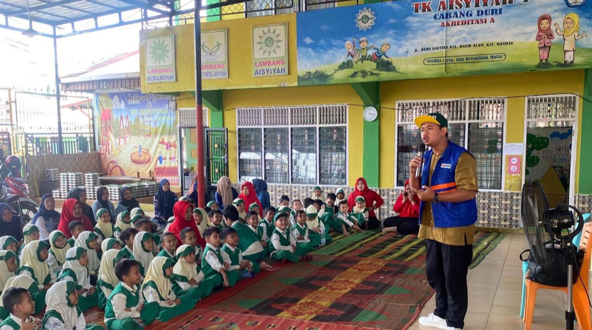 Tanamkan Semangat Berbagi untuk Palestina, DT Peduli Riau Gelar Kegiatan Mendongeng untuk Murid TK Aisyiyah 1 dan 6