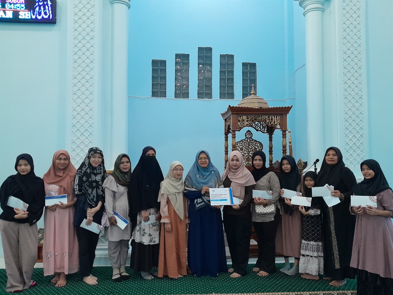 DT Peduli Sumbar Salurkan Zakat Mal untuk Mualaf di Masjid Al-Fath Kota Jambi 