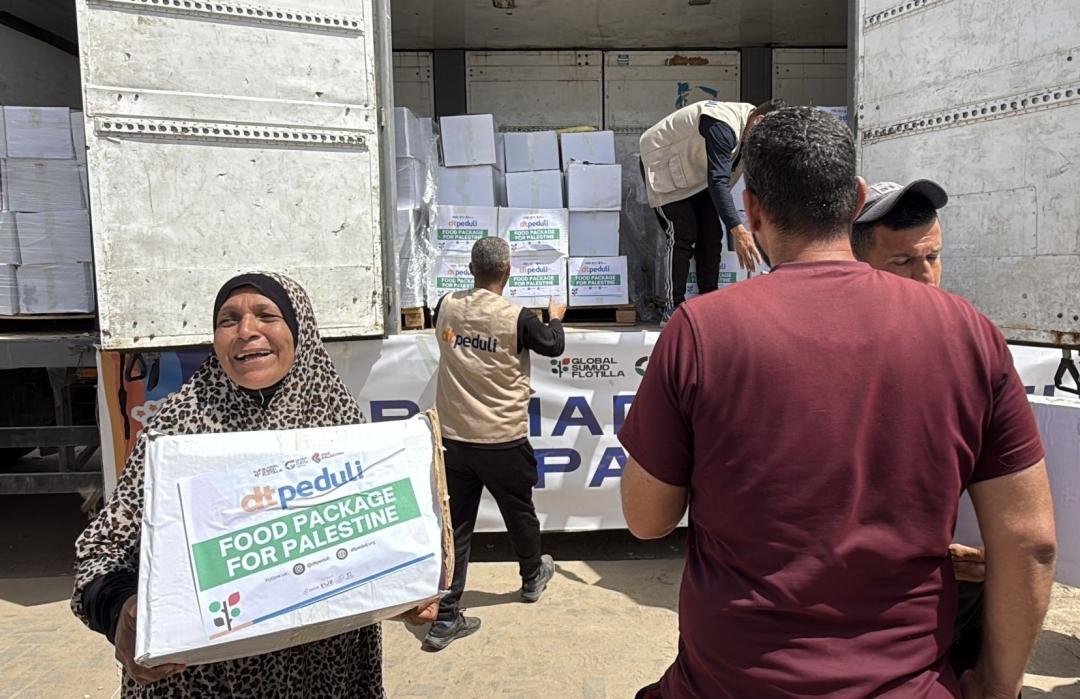 Dua Truk Harapan Berhasil Menembus Gaza 