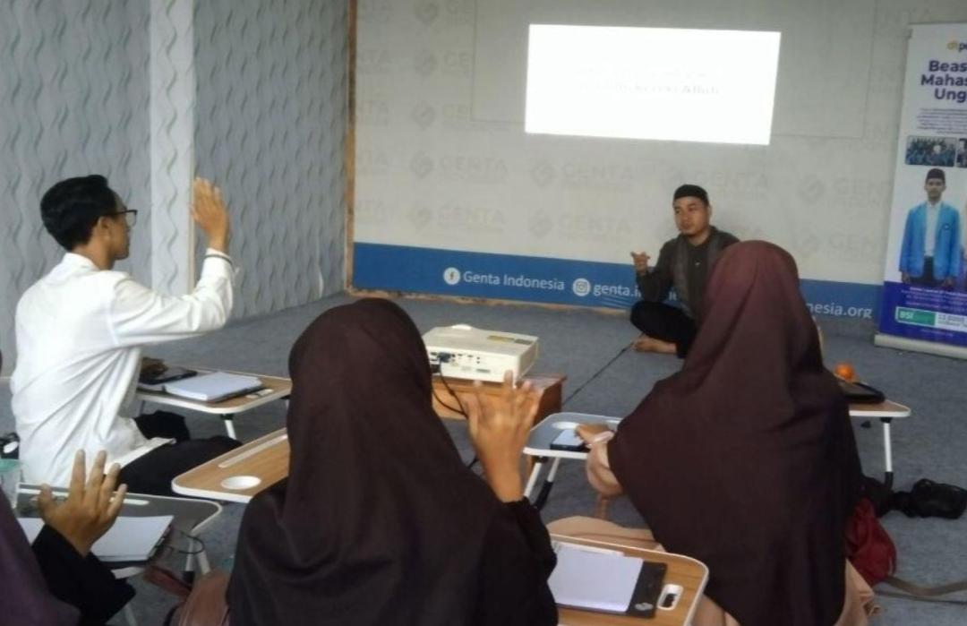 Kuatkan Semangat Ikhtiar dan Tawakal dalam Menjemput Rezeki, DT Peduli Kuningan Gelar Pembinaan Beasiswa Mahasiswa 