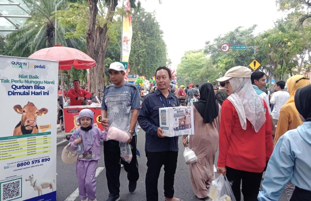 Tak Sekadar Olahraga, CFD Taman Bungkul Jadi Ajang Berbagi untuk Gaza Melalui DT Peduli Surabaya 