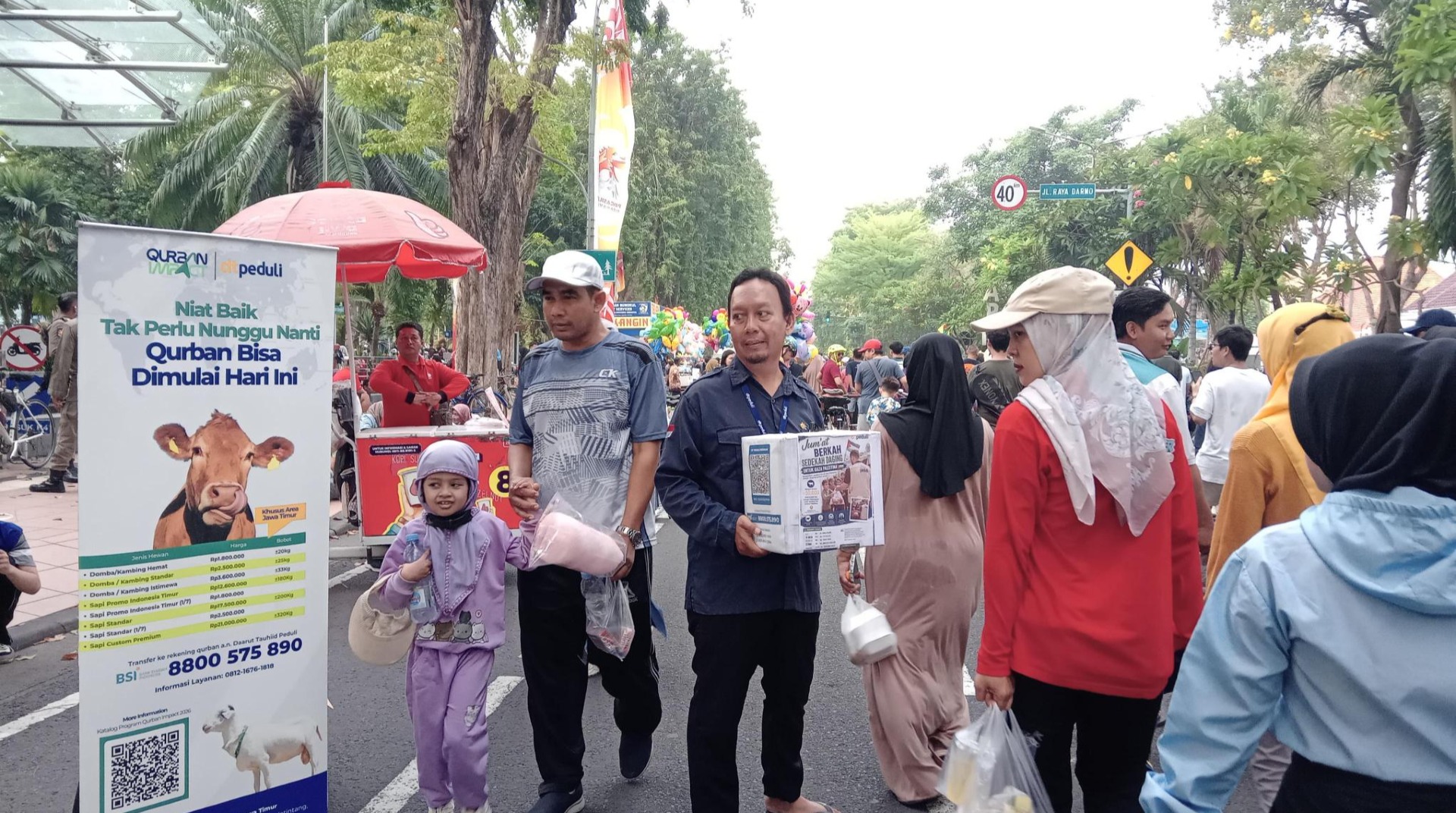 Tak Sekadar Olahraga, CFD Taman Bungkul Jadi Ajang Berbagi untuk Gaza Melalui DT Peduli Surabaya 