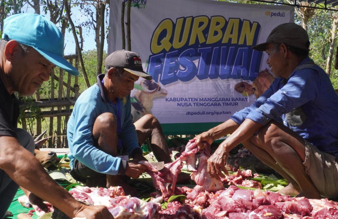DT Peduli Salurkan Qurban di NTT, Warga Muslim dan Non Muslim Bergembira 