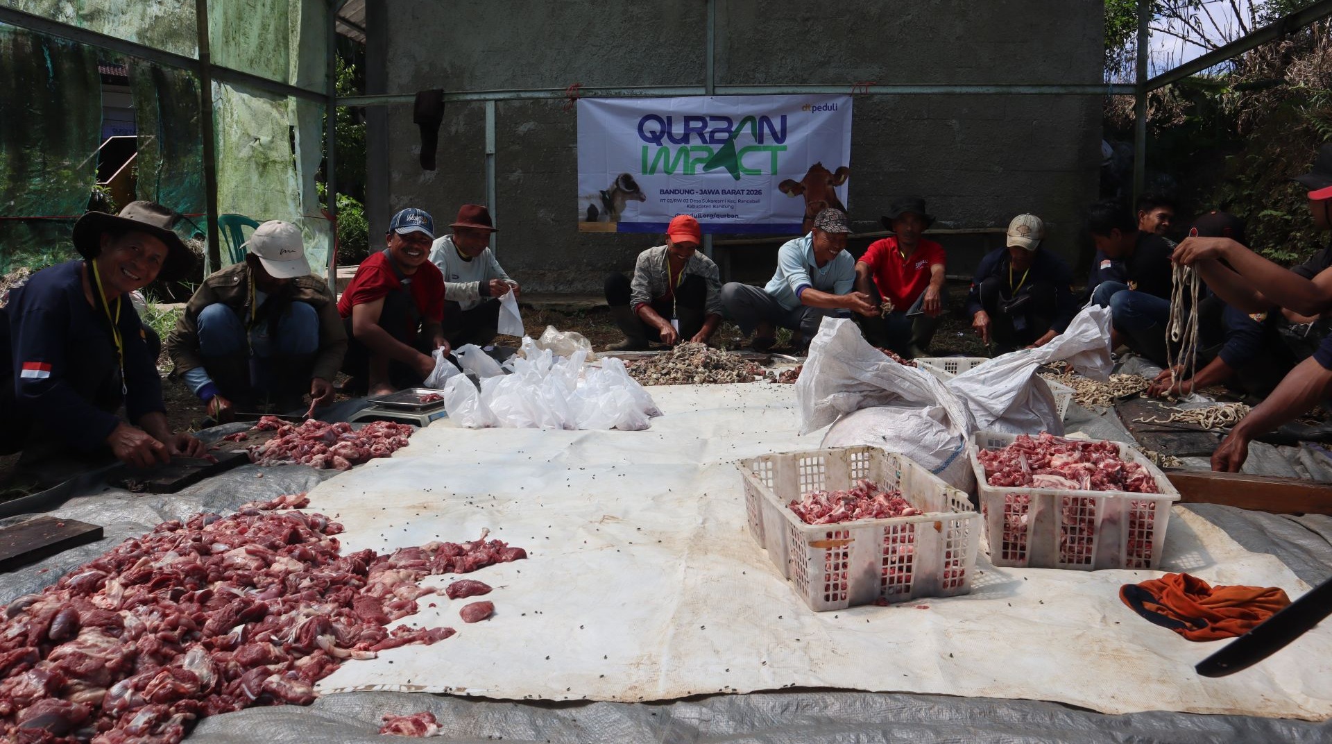 Qurban Impact DT Peduli Hadir di Muara Cagak, Warga Rasakan Kebahagiaan Qurban 
