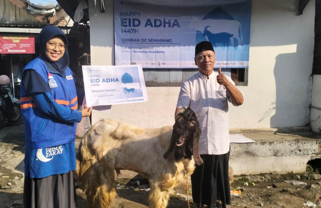 DT Peduli Jateng dan Paragon DC Semarang Salurkan Qurban untuk Warga Terdampak Banjir di Purwoyoso