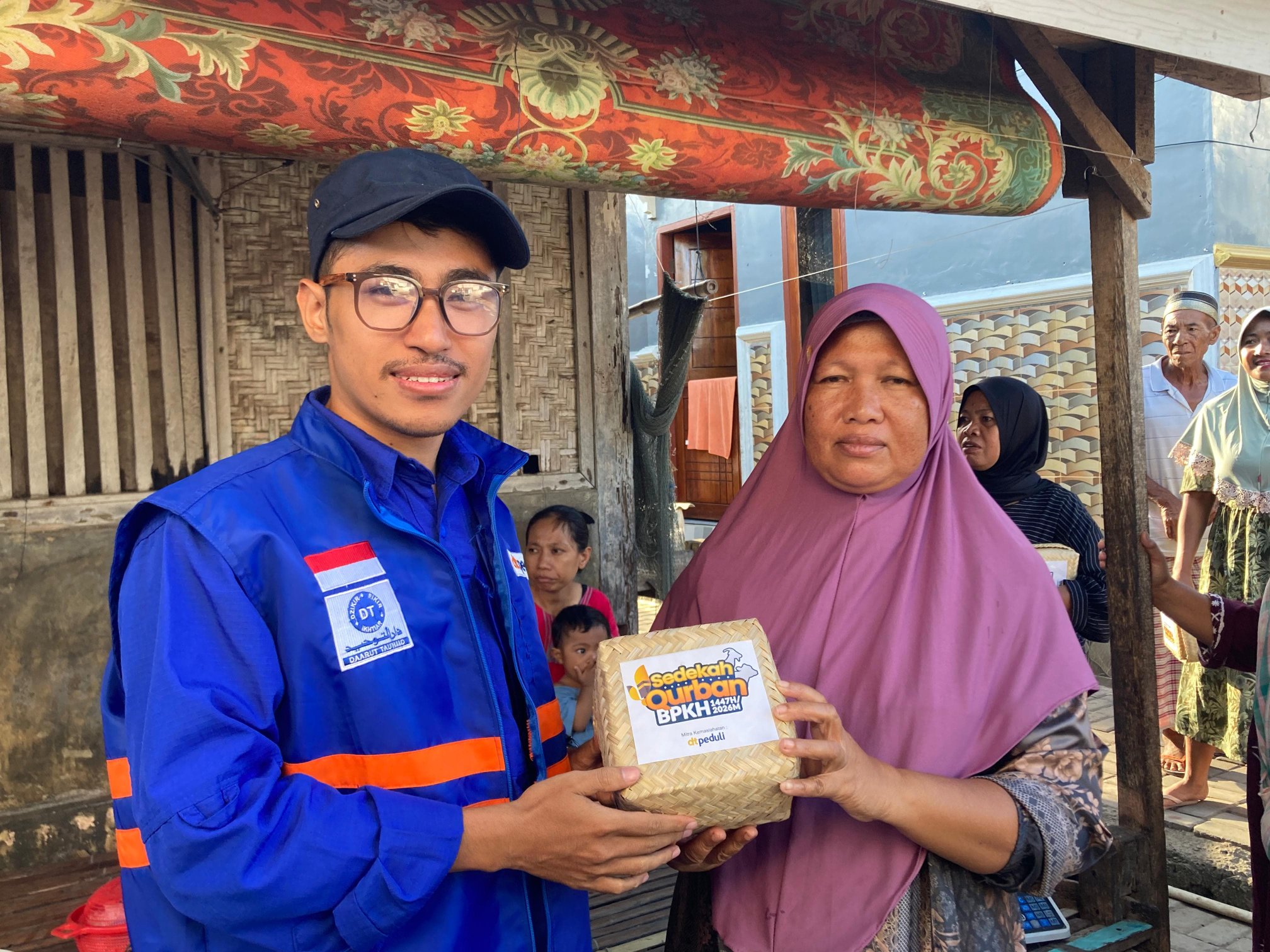 Menembus Lautan, DT Peduli NTB Bersama BPKH Salurkan Qurban ke Pulau Maringkik 