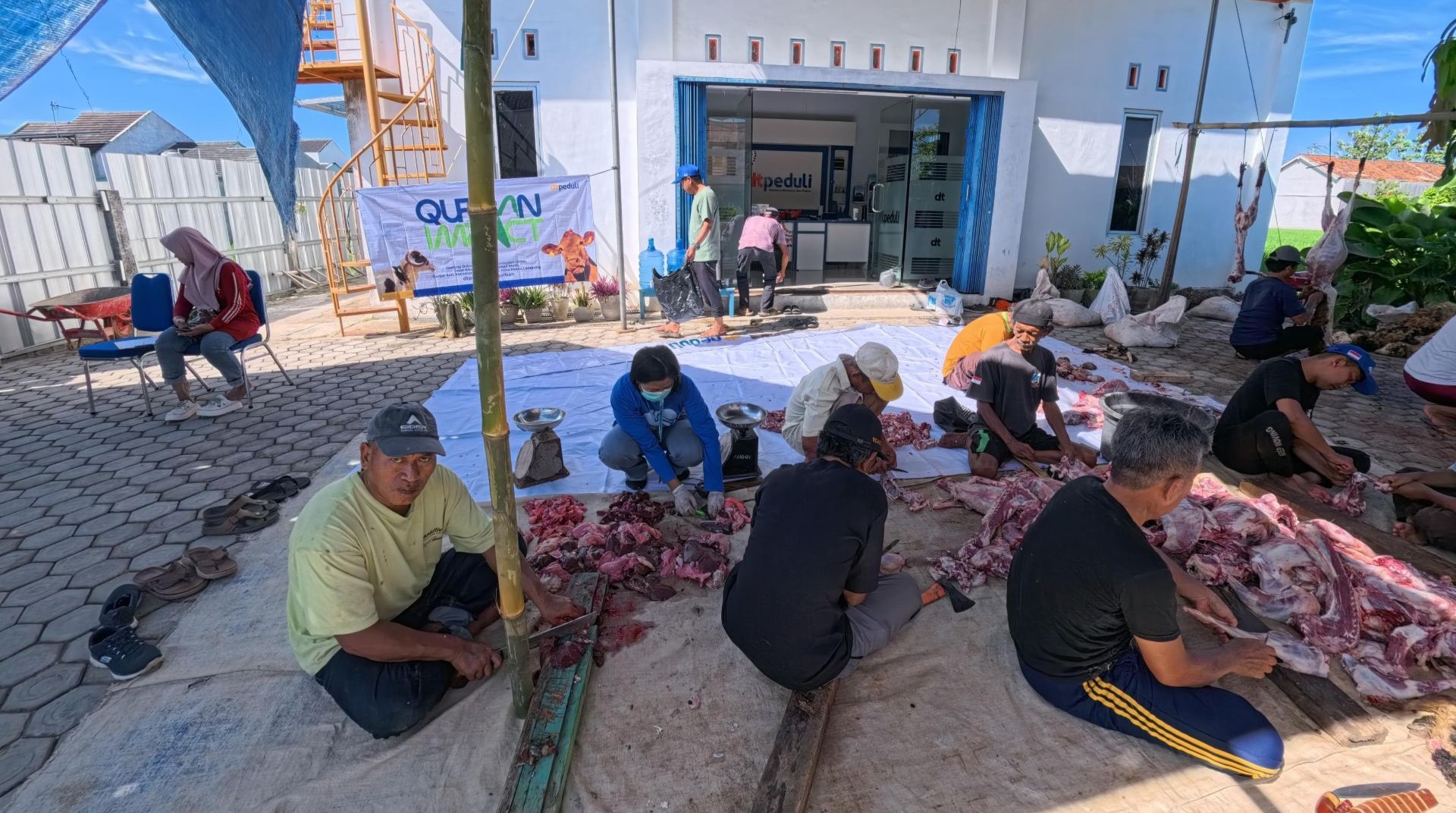 Qurban Impact, DT Peduli Metro Potong Puluhan Hewan Qurban untuk Ribuan Penerima Manfaat di Lampung 