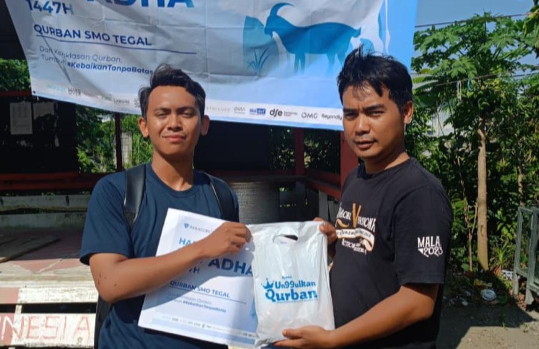 PT. Paragon Tegal dan DT Peduli Jateng Salurkan Hewan Qurban untuk Warga Ring 1 Perusahaan