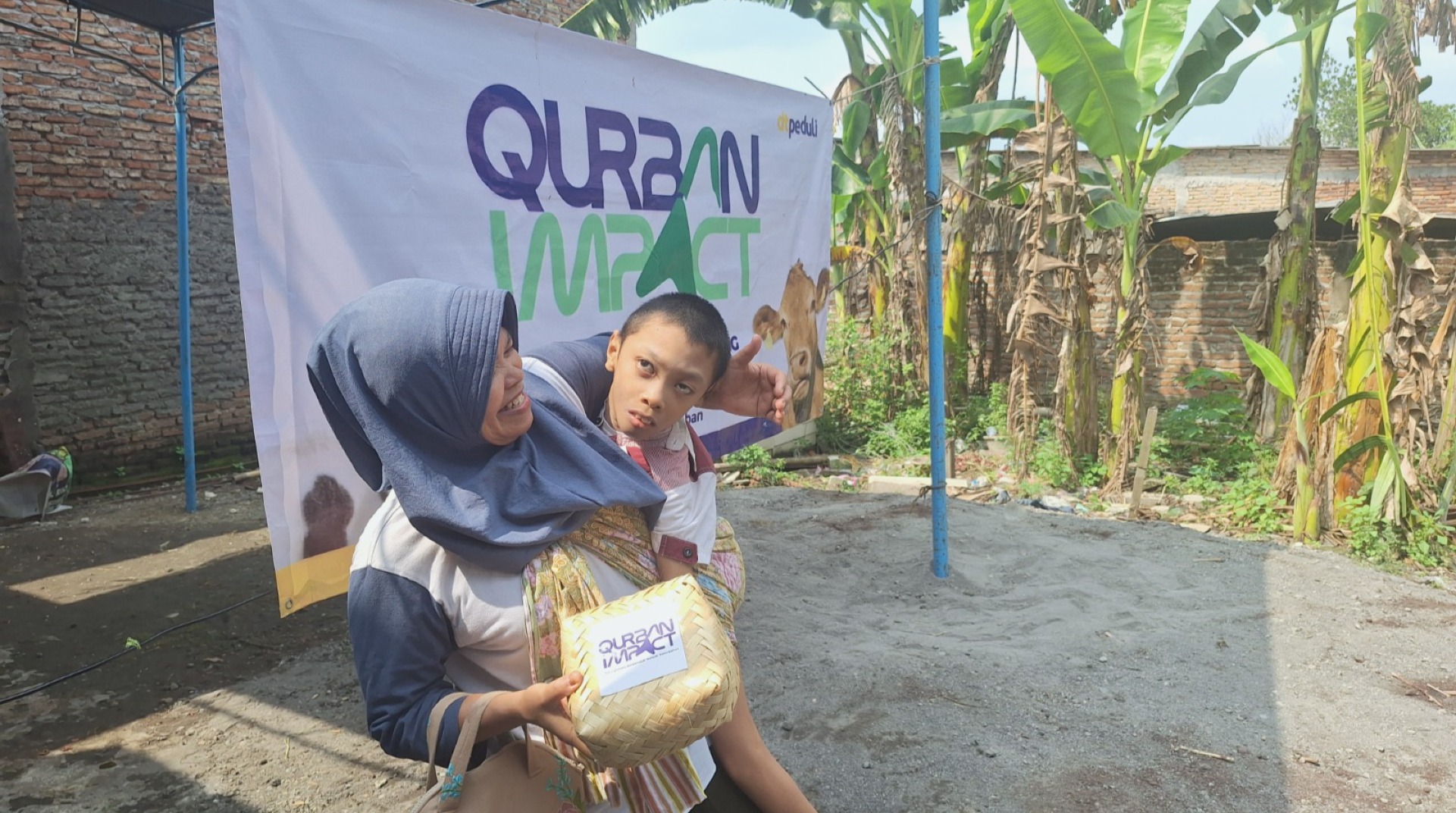 Salurkan Qurban di Rowosari, DT Peduli Jateng Hadirkan Kebahagiaan untuk Difabel, Lansia, dan Warga yang Membutuhkan 